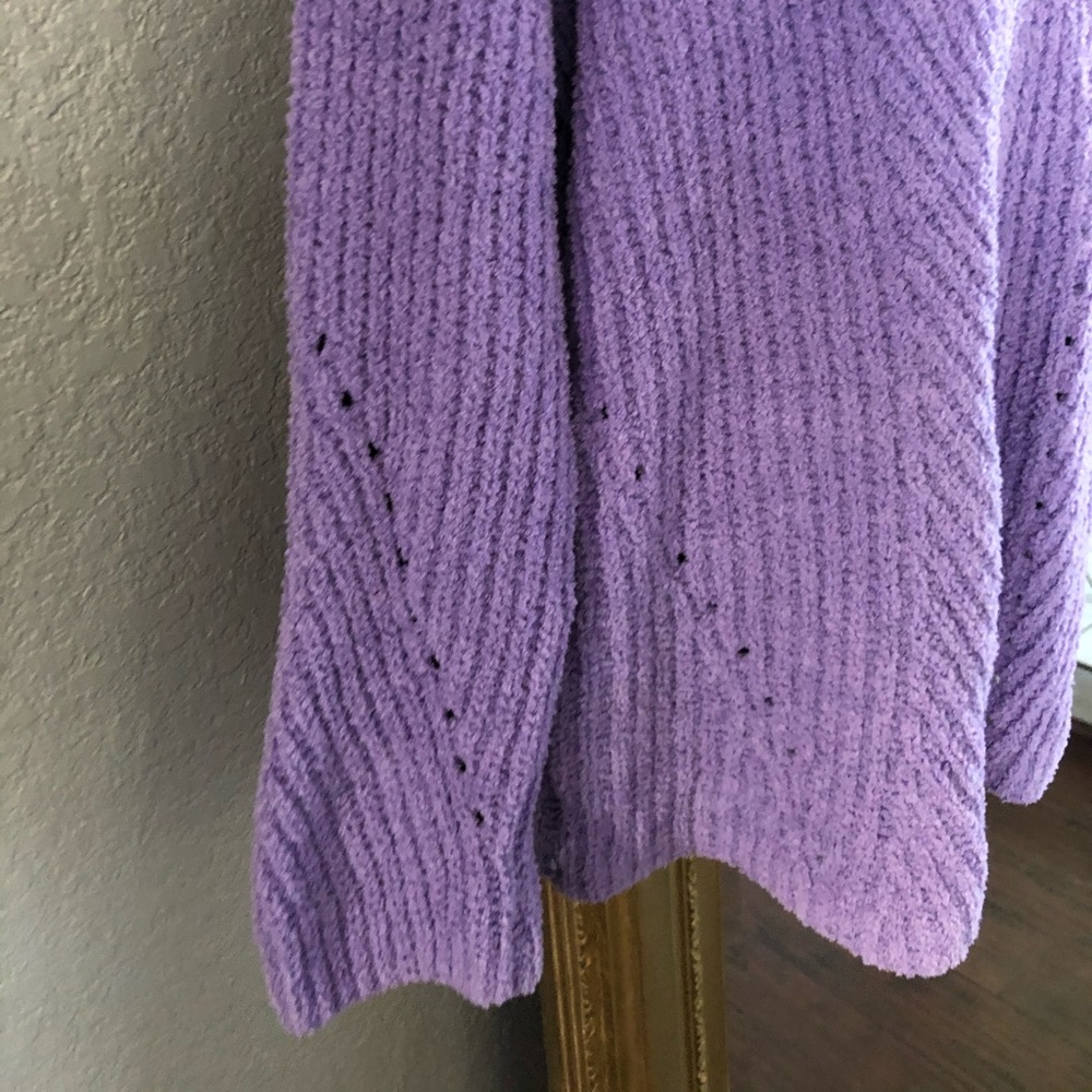 Sweater - Picture 4 of 5